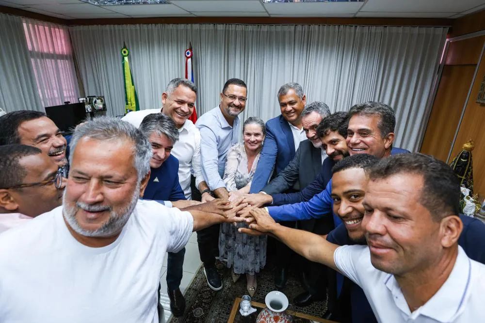 Ivana Bastos reúne produtores de cacau e deputados buscando soluções para os entraves do setor