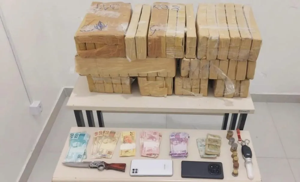 Esquadrão Falcão apreende 53 kg de drogas em Conquista