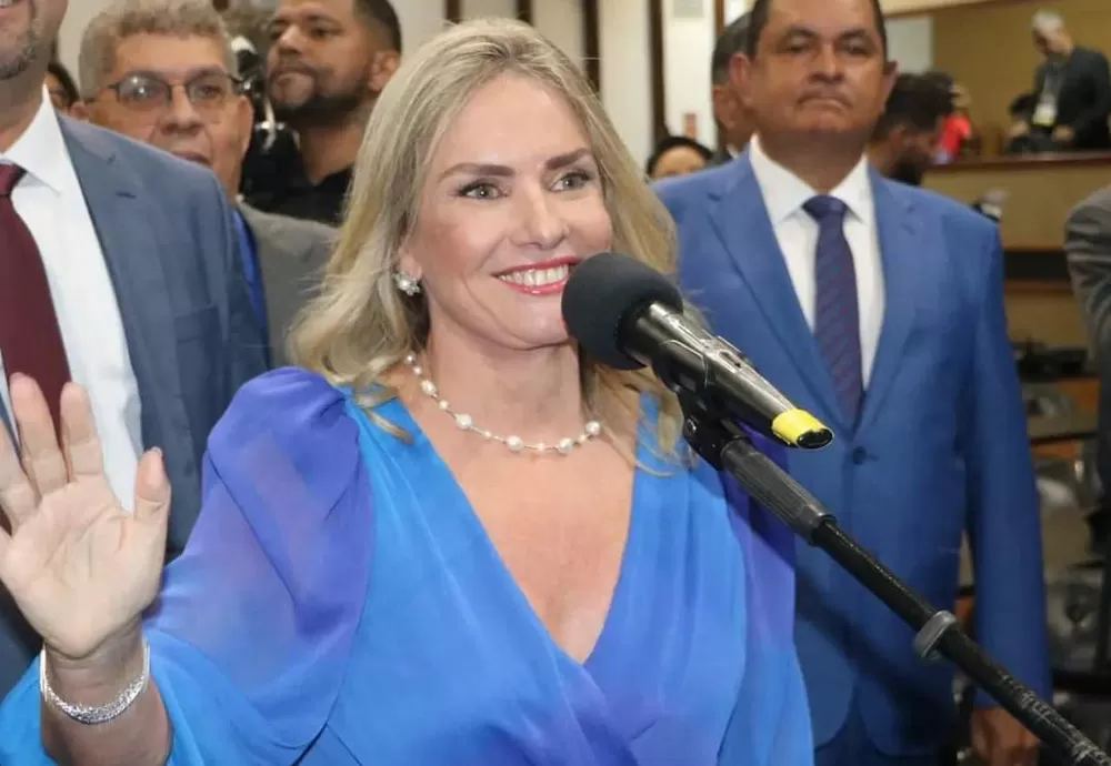 Deputada Ivana Bastos toma posse para o 4º mandato