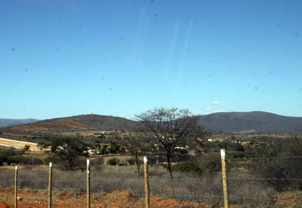 Brumado: Embasa interrompe abastecimento de água em localidades rurais devido a defeitos em bomba