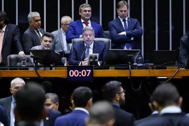 Câmara dos Deputados aprova projeto que favorece réu quando houver empate em julgamento