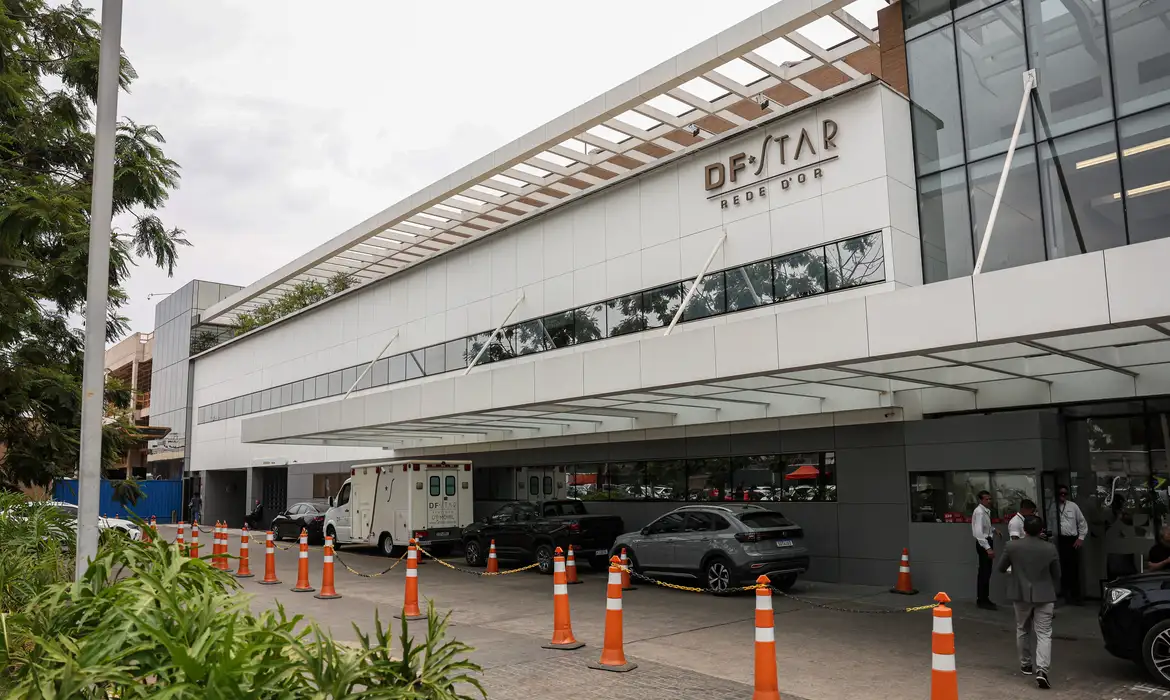 Bolsonaro segue em observação e pode ter alta na quinta-feira