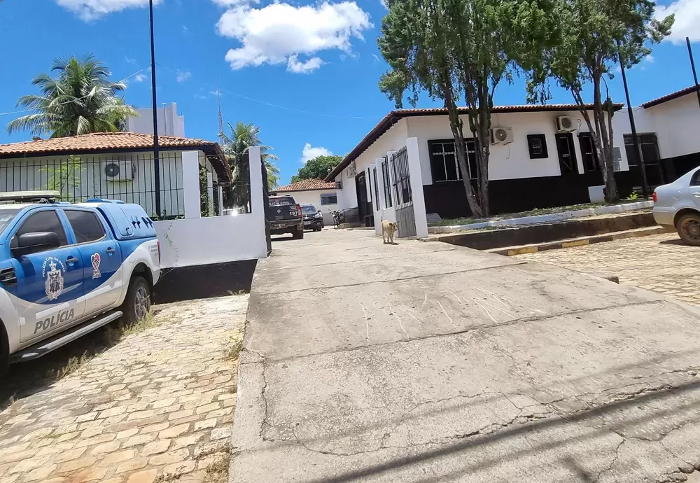 Mulher registra boletim de ocorrência após vazamento de fotos e vídeos íntimos em Brumado