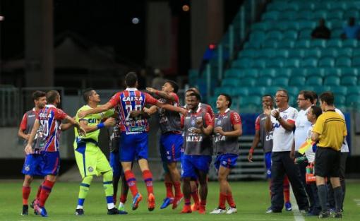 Bahia vence o Galícia e aumenta série na Fonte Nova