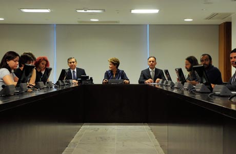 Dilma propõe plebiscito para Constituinte da reforma política