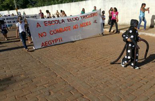 Brumado: alunos da Escola Élcio José Trigueiro participam de caminhada de conscientização contra o mosquito Aedes Aegypti