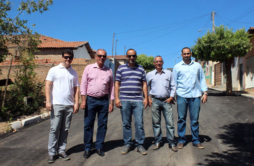 Prefeito Aguiberto visita obras no Bairro Dr. Juracy na manhã desta terça-feira (22)