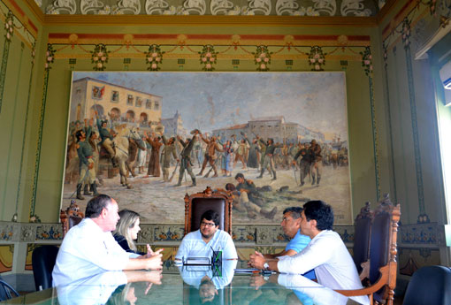 Palmeiras: deputada e prefeito eleito buscam investimentos na Bahiatursa