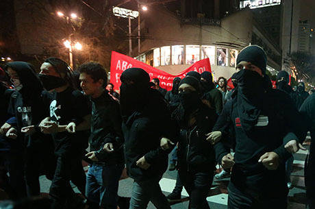 Black blocs prometem caos na Copa do Mundo e querem ajuda do PCC