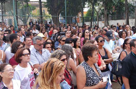 PROFESSORES DA REDE ESTADUAL ENCERRAM PARALISAÇÃO