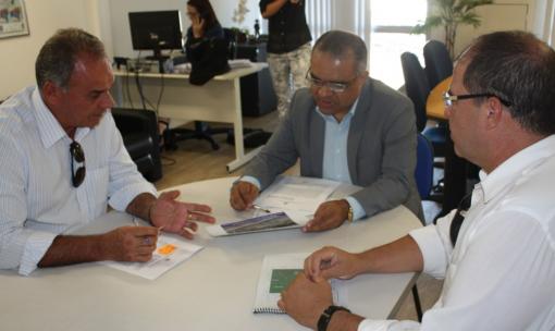 Prefeito Aguiberto fecha parceria que trará para Brumado a Praça da Ciência