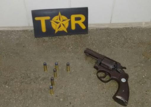 Brumado: Três jovens foram detidos com arma de fogo em carro que foi deixado para lavar em posto de lavagem