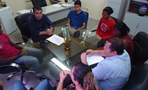 Presidente do legislativo recebe visita de membros do Conselho da Juventude