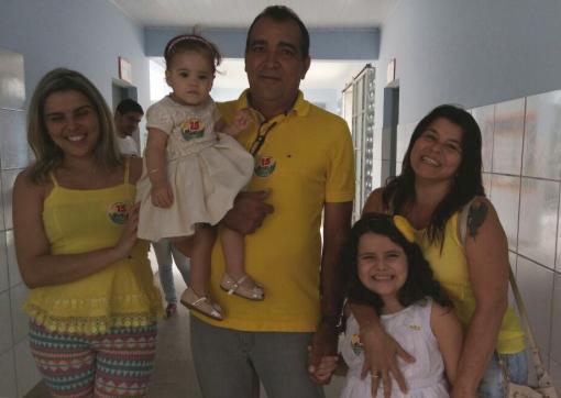 Brumado: Manelão é o primeiro candidato a prefeito a votar 