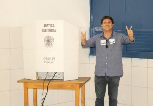 Brumado: Genivaldo Azevedo já votou em sua respectiva seção eleitoral 