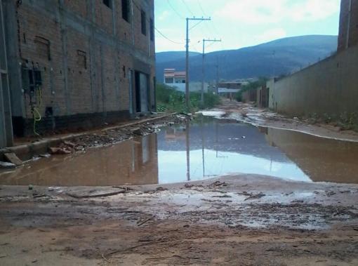 Brumado: moradores do Bairro Esconso cobram pavimentação das vias 