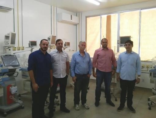 Acompanhado do prefeito, Secretário de Agricultura do Estado visita as instalações da UTI de Brumado 