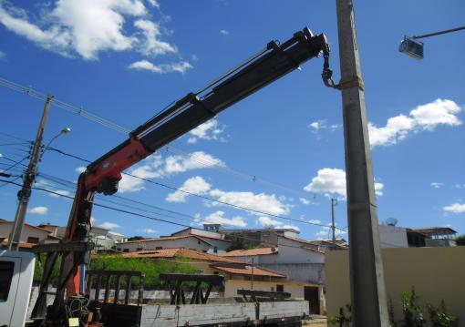 Iniciado importante projeto de modernização da rede elétrica da Câmara de Vereadores de Brumado