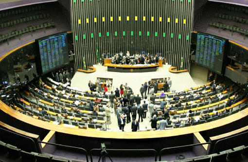 Aumento no salário de deputados e senadores pode prejudicar municípios