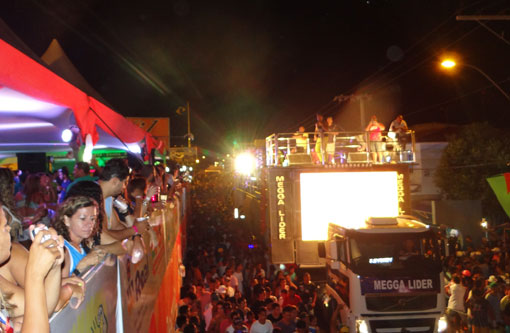 CarnaBrumado: Fotos do terceiro dia de folia na Capital do Minério