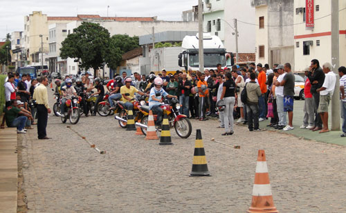 Bahia: Teste para tirar habilitação elimina um terço de alunos