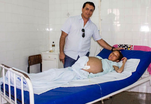 Igaporã: jovem com 'barriga gigante' é transferida para hospital de Salvador