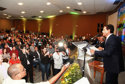 Eures Ribeiro toma posse na UPB