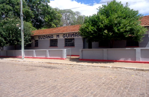 Brumado: Escola Municipal Suzana Maria Guimarães realiza a 1ª Feira Literária
