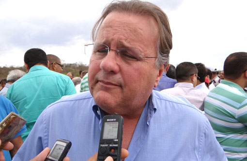 Geddel Vieira entrega carta de demissão a Michel Temer