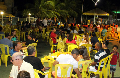 Fotos: Happy Hour no Clube Social de Brumado