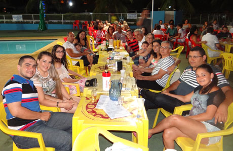 Fotos: Happy Hour no Clube Social de Brumado