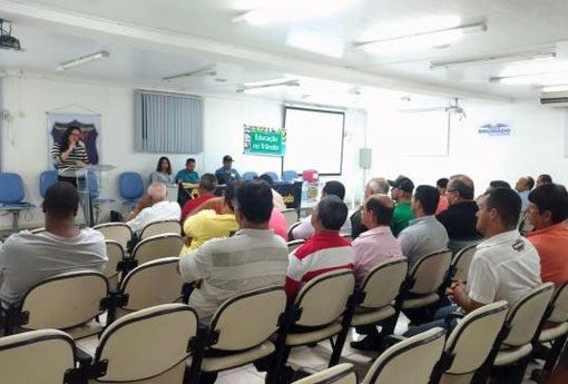 Brumado: Taxistas participam de capacitação oferecida pela SMTT