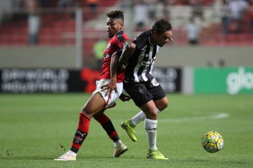 Vitória perde para o Atlético Mineiro e entra na zona de rebaixamento