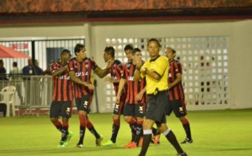 Vitória goleia Fla de Guanambi no Barradão e avança às semifinais do Baianão