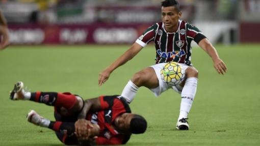 Prejudicado pela arbitragem, Vitória reage com raça e nos minutos finais ganha um ponto no Maracanã com gol de Marinho 