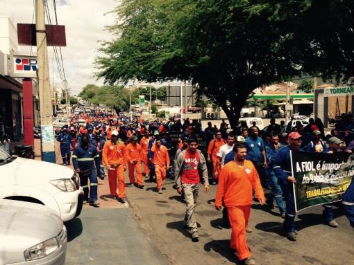 Brumado: Sintepav mobiliza funcionários da Fiol alertando sobre possível demissão em massa
