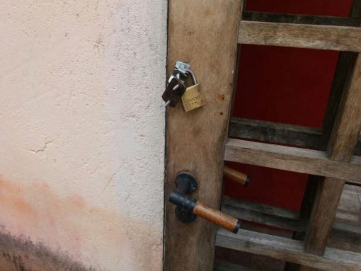 Bandidos arrombaram Bar Escritório e roubaram vários objetos