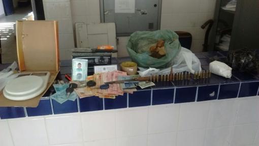 Brumado: Polícia apreende dinheiro, drogas e munições em casa no Bairro Monsenhor Fagundes 