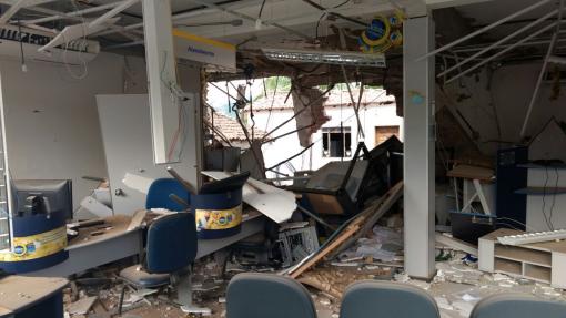 Bandidos fortemente armados explodem agência do Banco do Brasil de Jussiape