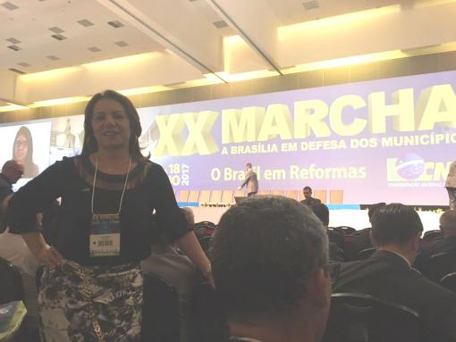 Participando da Marcha a Brasília vereadora Ilka Abreu visita gabinete do deputado José Rocha 