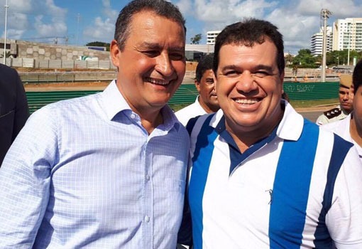 Deputado Marquinho Viana comemora a implantação do Sistema de Água de Samambaia, em Brumado