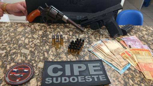 Cipe Sudoeste prende de indivíduos por porte ilegal de armas em Vitória da Conquista 