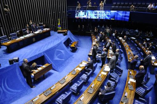 Michel Temer rejeita censura na internet; reforma política é sancionada parcialmente