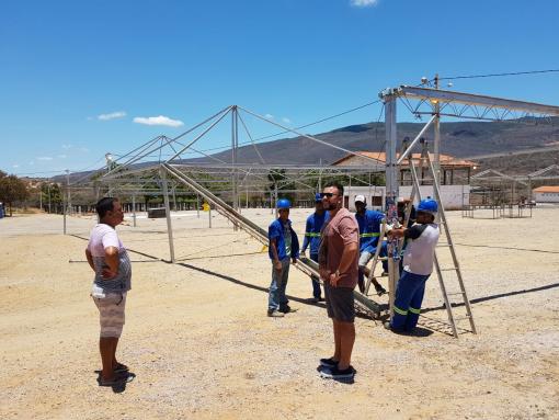 Brumado: Mega Estrutura da Arena Safadão começou a ser montada na manhã deste sábado (21)
