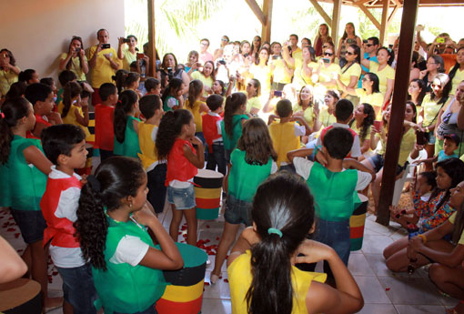 Brumado: Escola Educacional Artinfância realizou festa do Dia das Mães