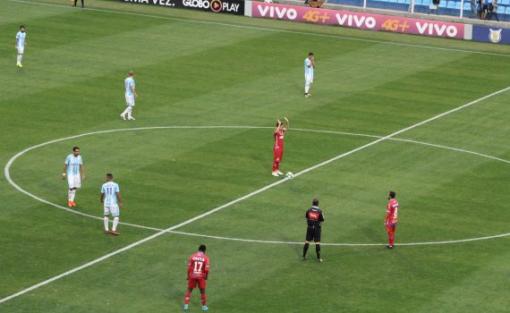 Bahia sai perdendo, mas vence Avaí fora com dois de Edigar Junio