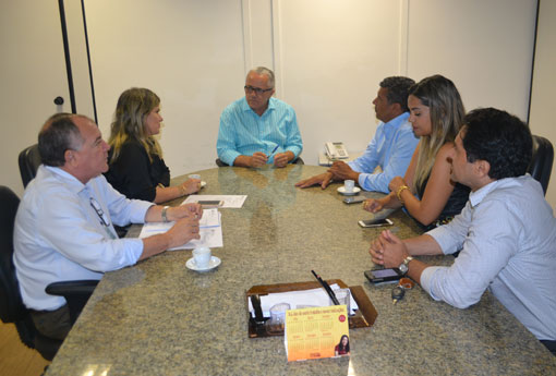 Ivana Bastos e prefeitos eleitos cumprem agenda na Serin