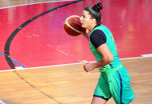 Filha de brumadense, a jovem atleta Izabela Nicoletti é destaque nos EUA e mira ganhar espaço na seleção brasileira de Basquete
