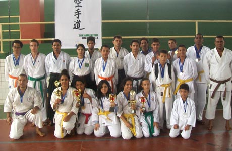 KARATECAS BRUMADENSES SAEM VITORIOSOS DA COPA SESC