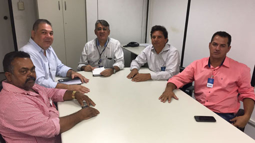 Presidente do legislativo brumadense, Léo Vasconcelos juntamente com vereadores participam de audiência com auditor do TCM